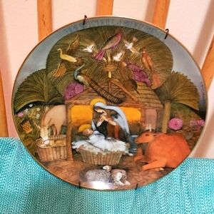 A colectible plate! Great joy!